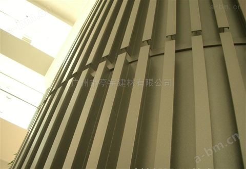 ​广州展览馆亭宇0.6MM厚造型铝单板